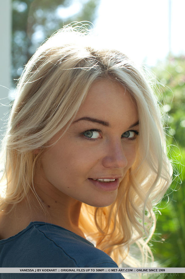 Лариса, 21 год, 2 размер груди